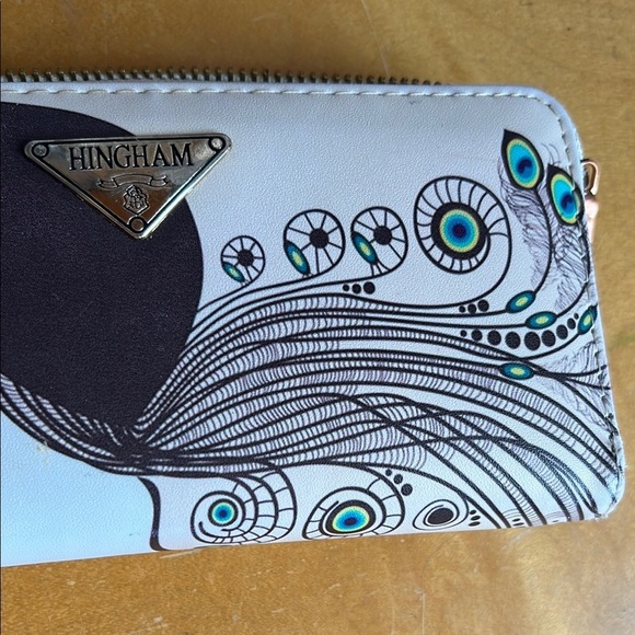 Hingham Women's Peacock Design Wallet - Cream and Black - Picture 2 of 6